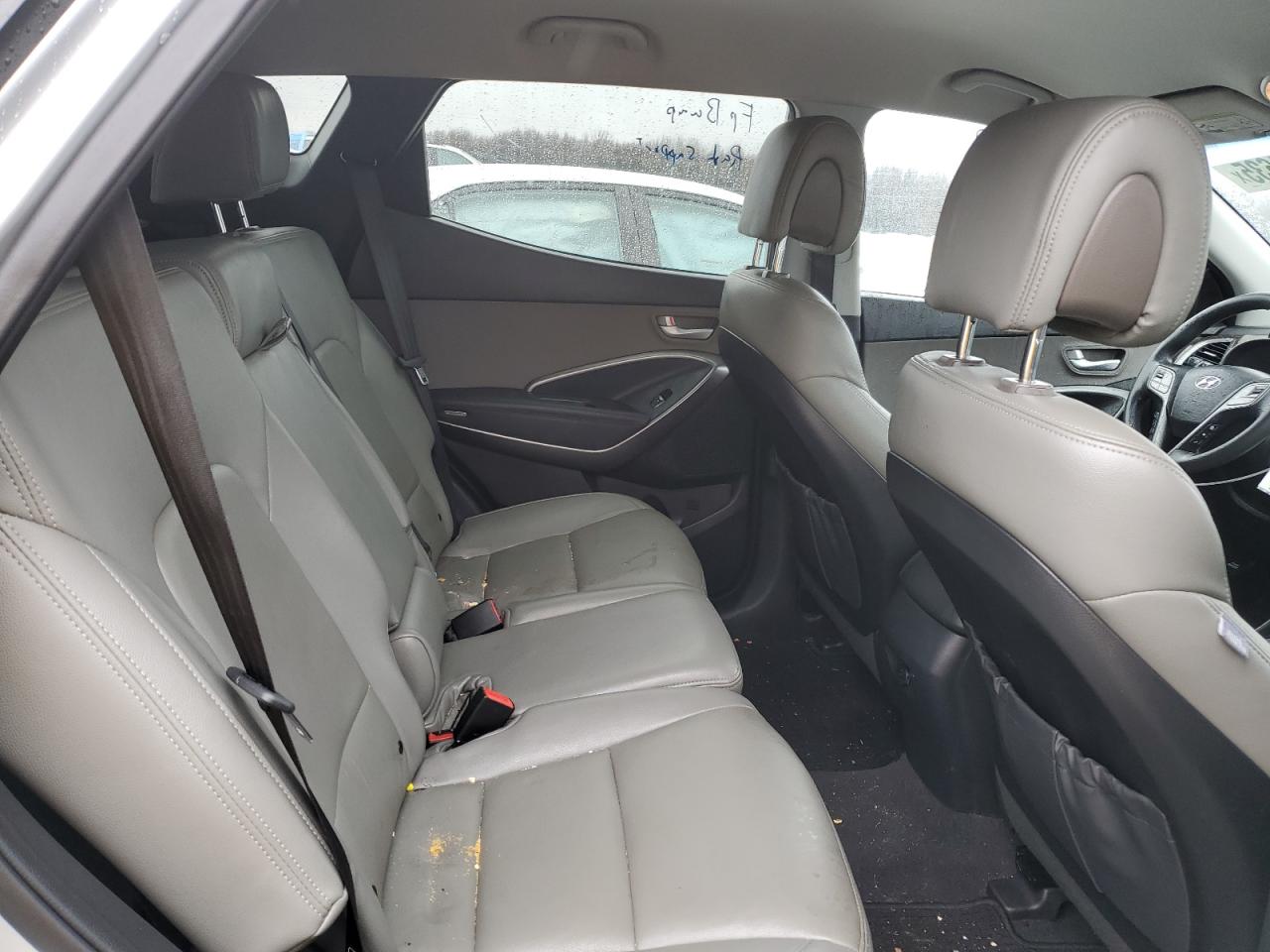 2017 Hyundai Santa Fe - Image 11