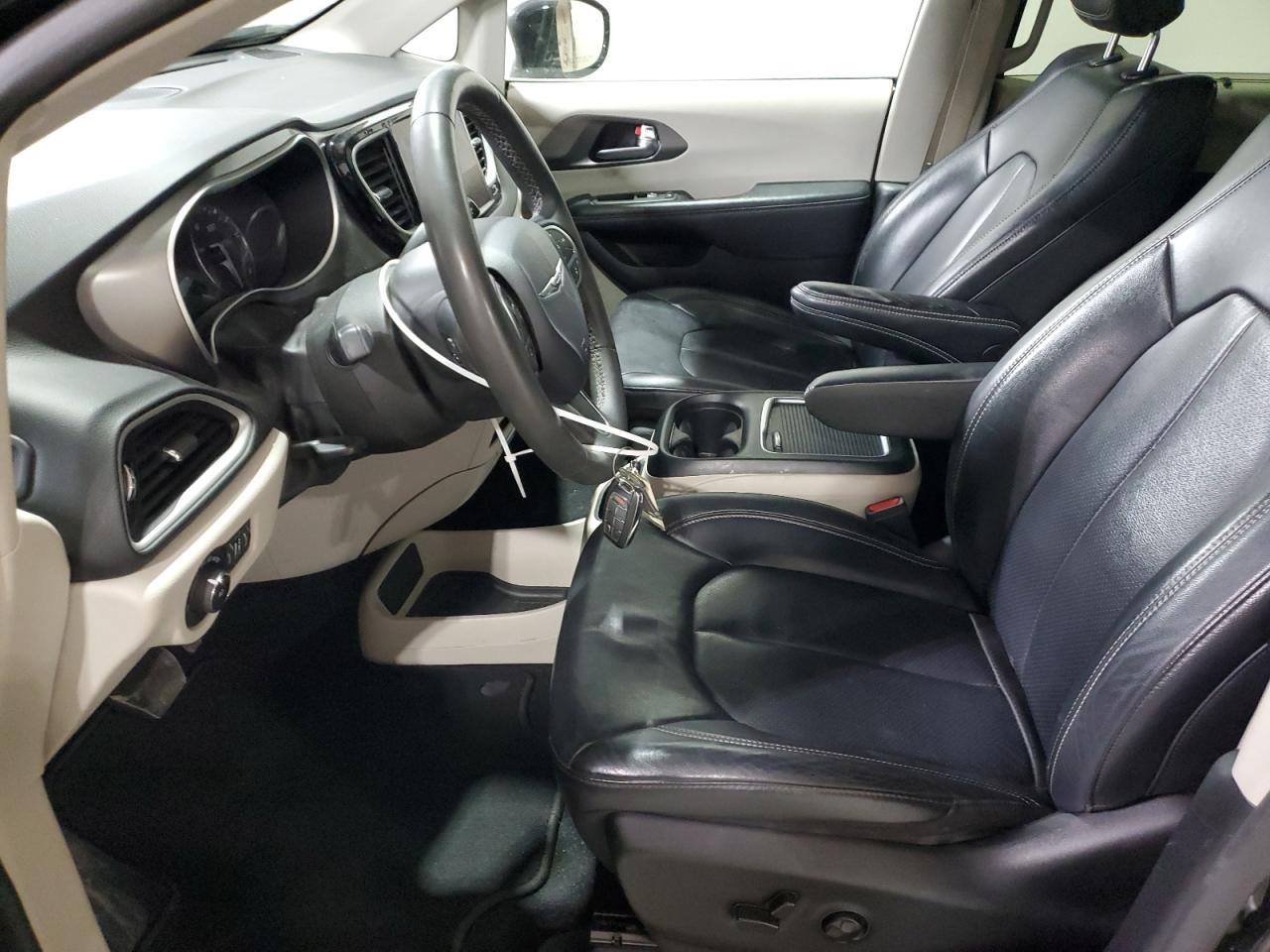 2022 Chrysler Pacifica - Image 7