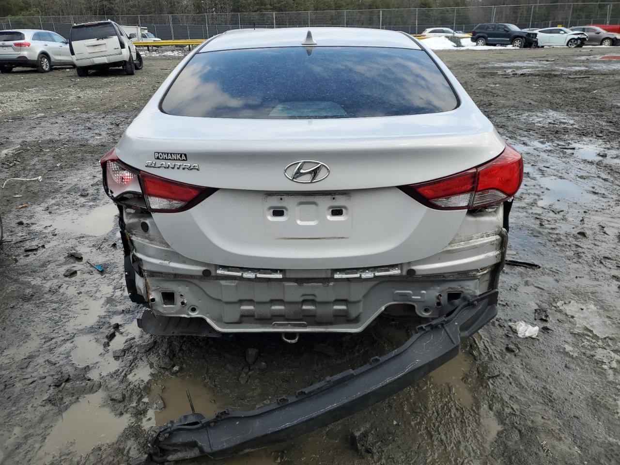 2015 Hyundai Elantra - Image 6
