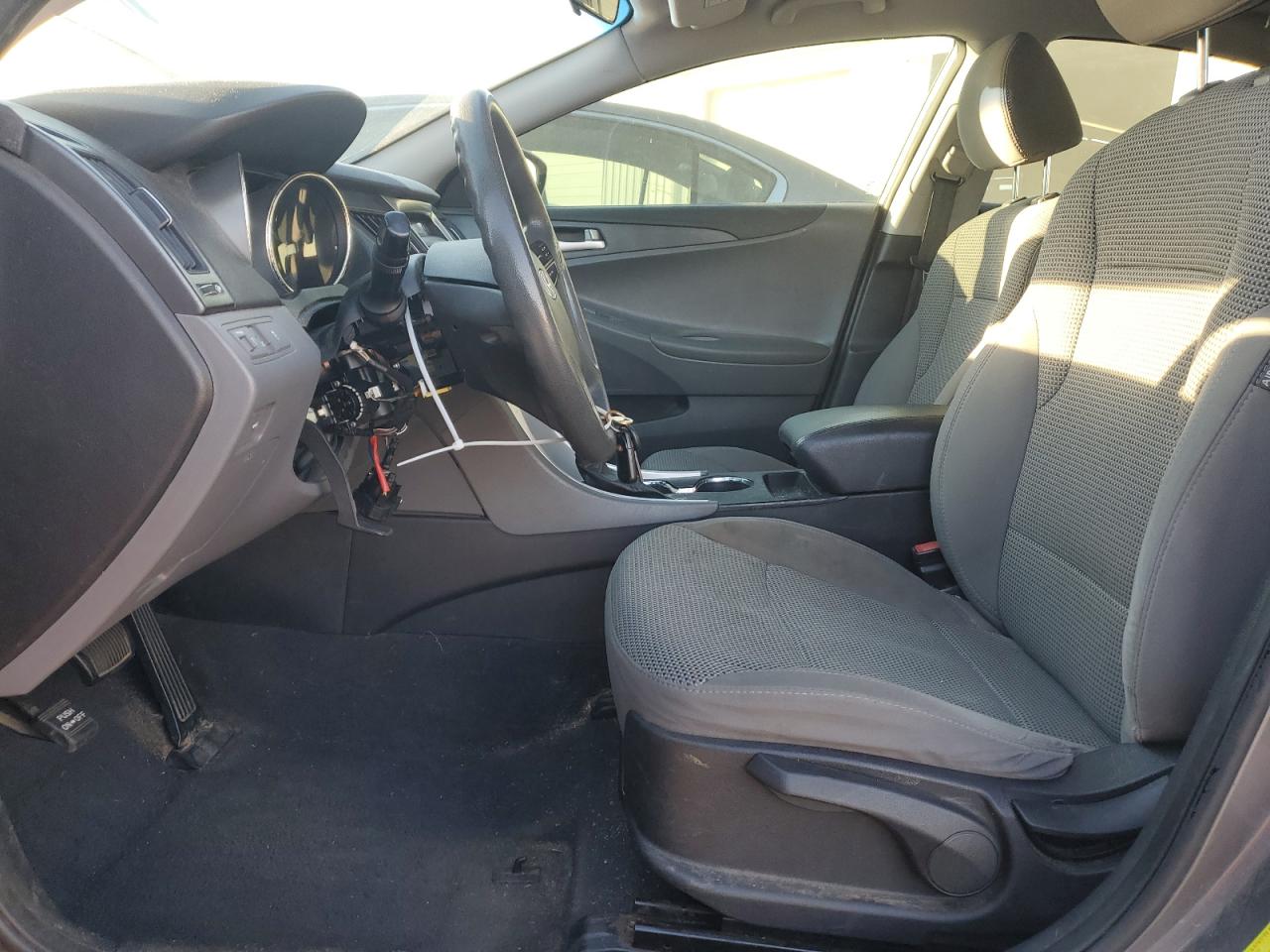 2011 Hyundai Sonata - Image 7