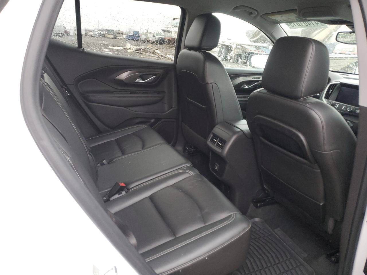 2022 GMC Terrain - Image 10