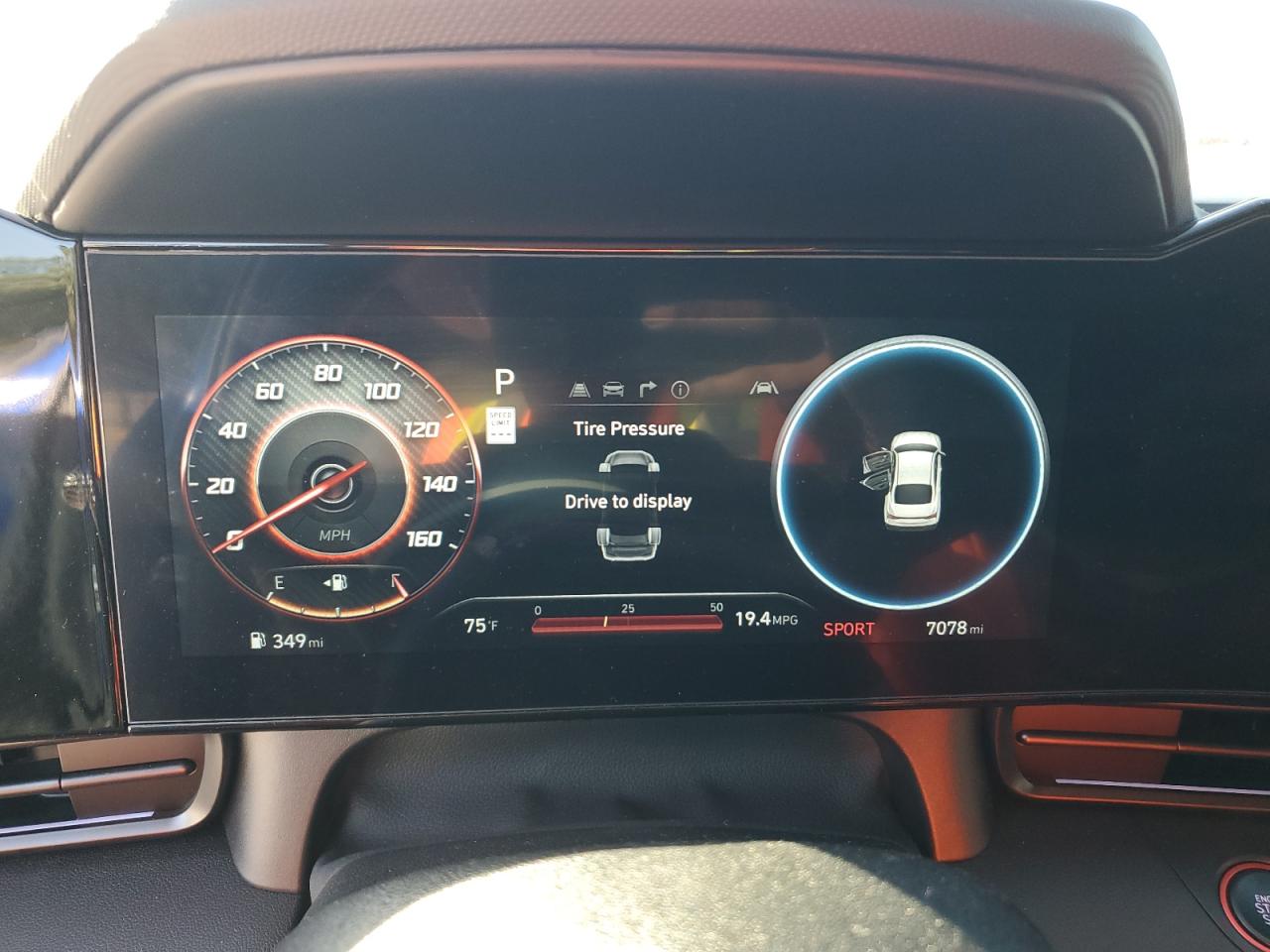2024 Hyundai Elantra - Image 9