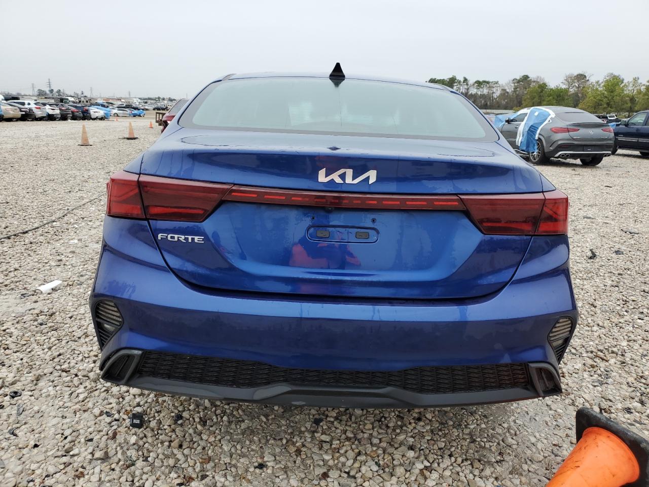 2023 Kia Forte - Image 6