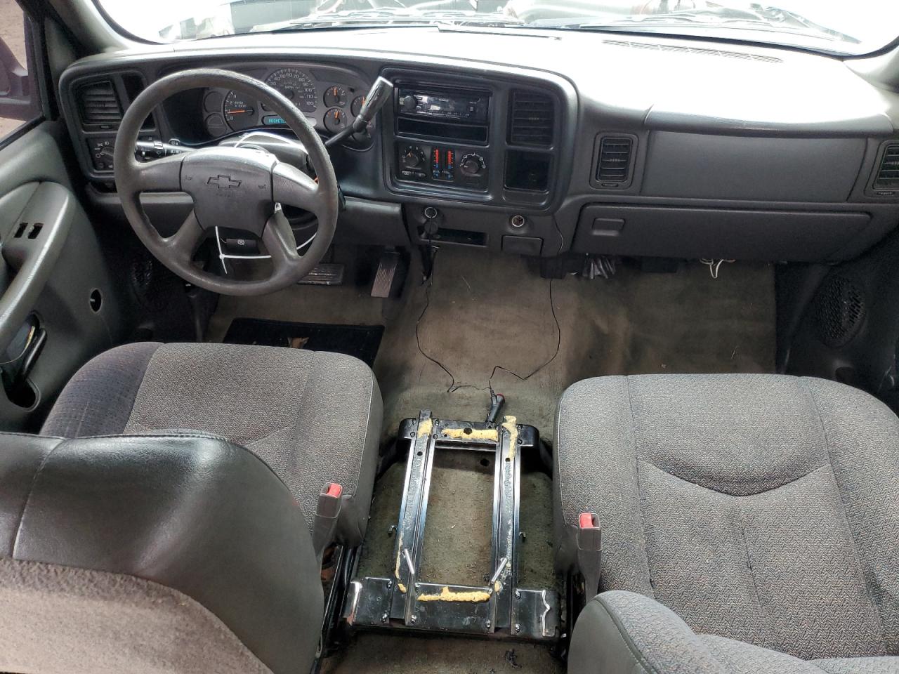 2006 Chevrolet Silverado - Image 8