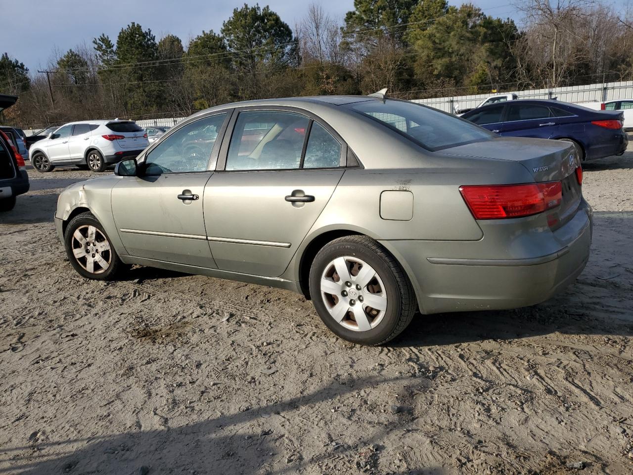 2010 Hyundai Sonata - Image 2