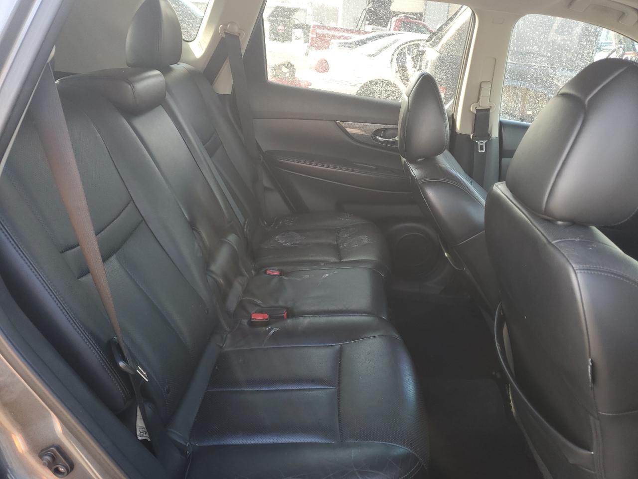 2015 Nissan Rogue - Image 11