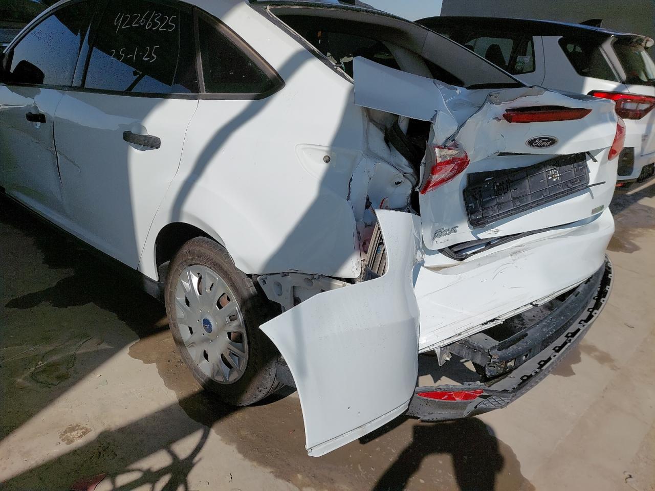 WF0BC2MB9GLJ73576 - 2016 Ford Focus Se - #42266325