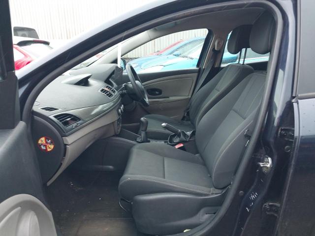 2009 RENAULT MEGANE EXT