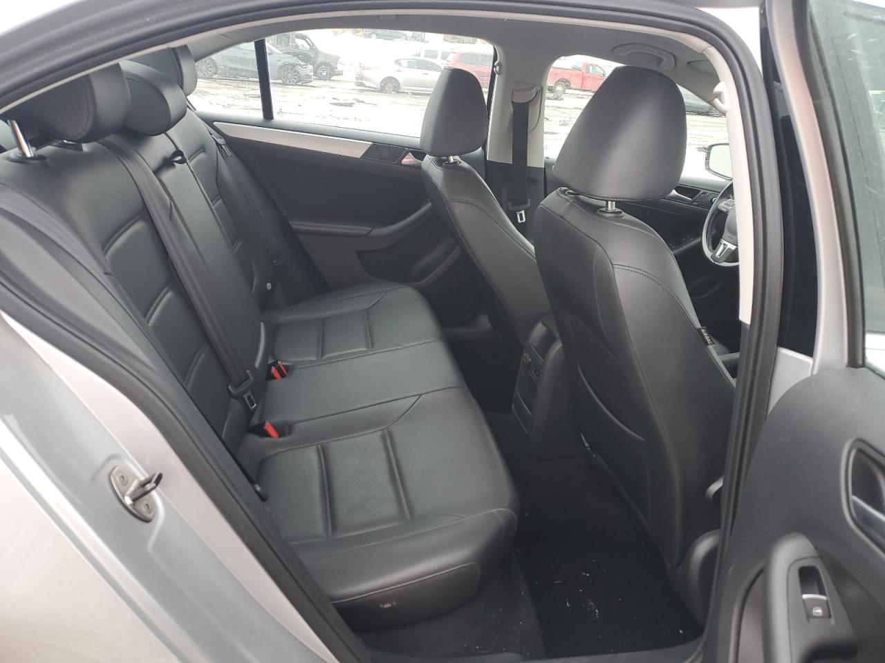 2014 Volkswagen Jetta - Image 10