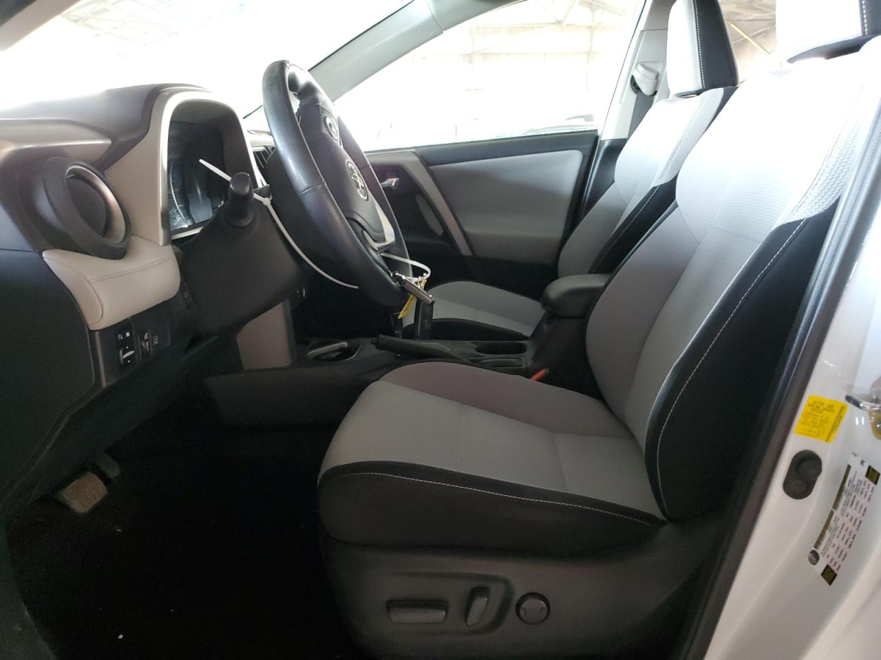 2018 Toyota RAV 4 - Image 7