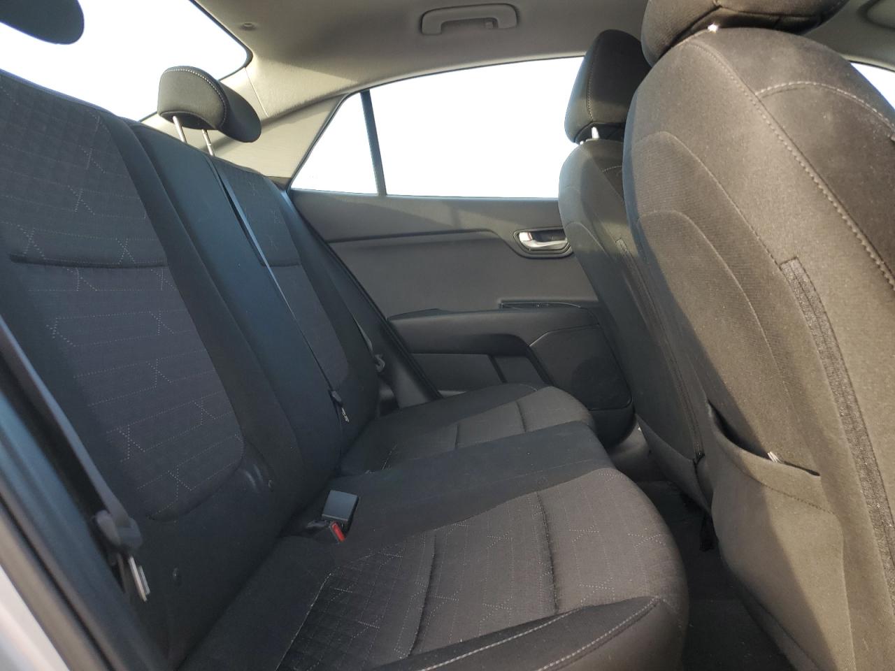 2023 Kia Rio - Image 10