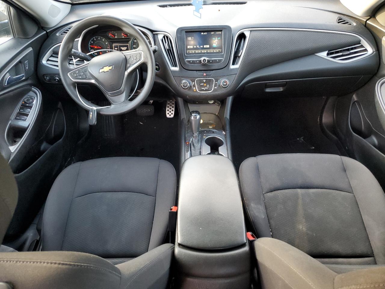 2017 Chevrolet Malibu - Image 8