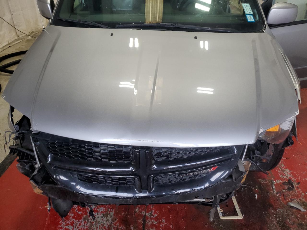 2017 Dodge Caravan - Image 12