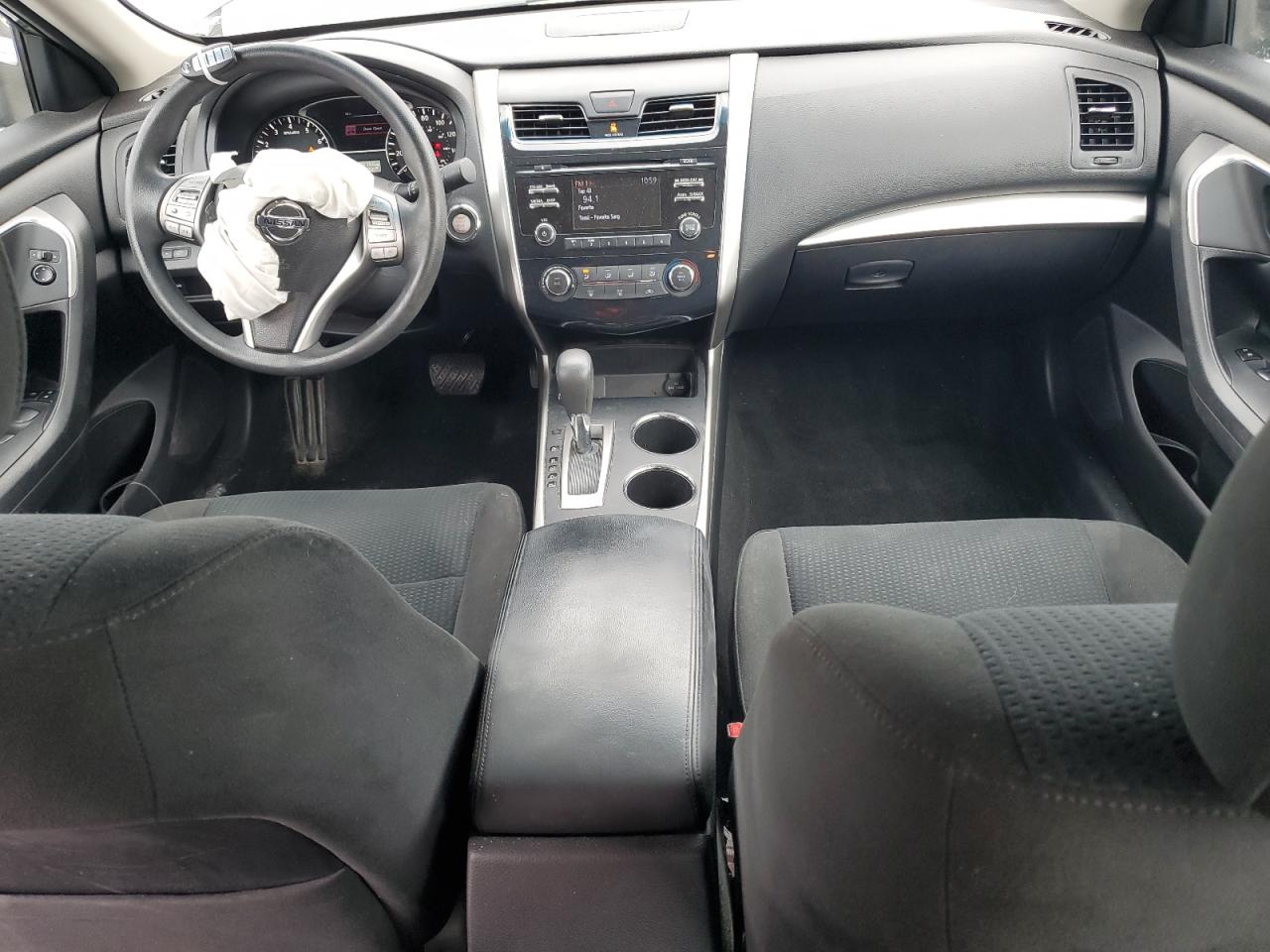 2015 Nissan Altima - Image 8