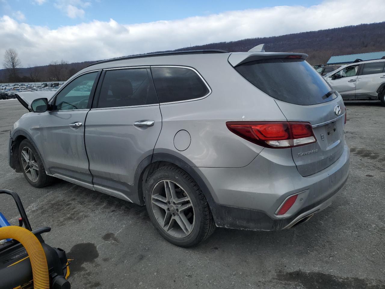 2017 Hyundai Santa Fe - Image 2
