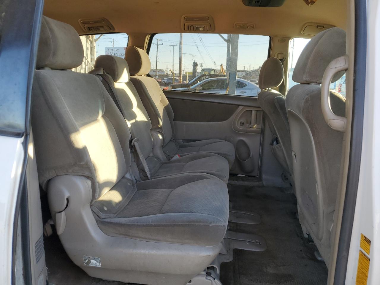 2005 Toyota Sienna - Image 11