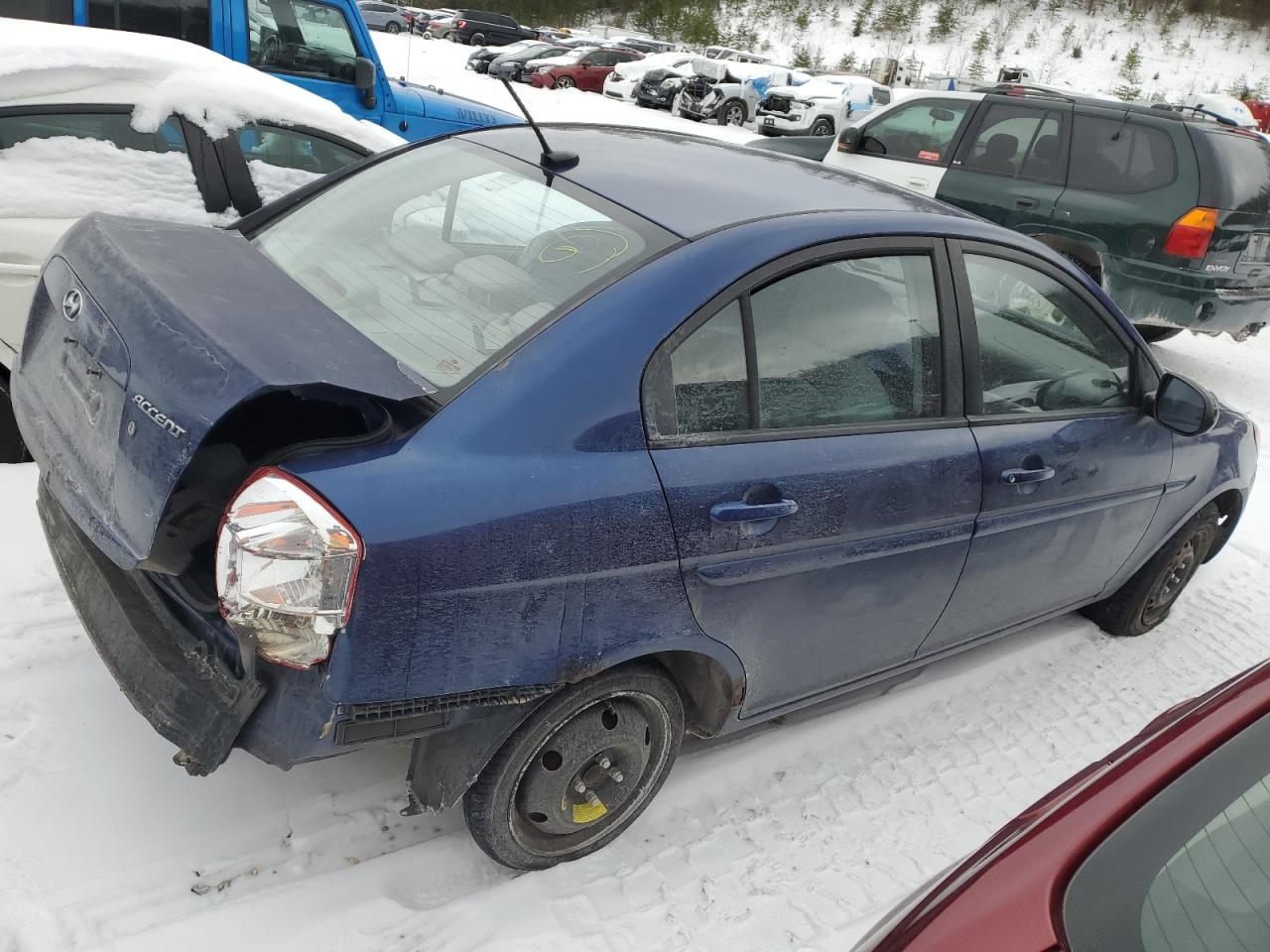 2010 Hyundai Accent - Image 3