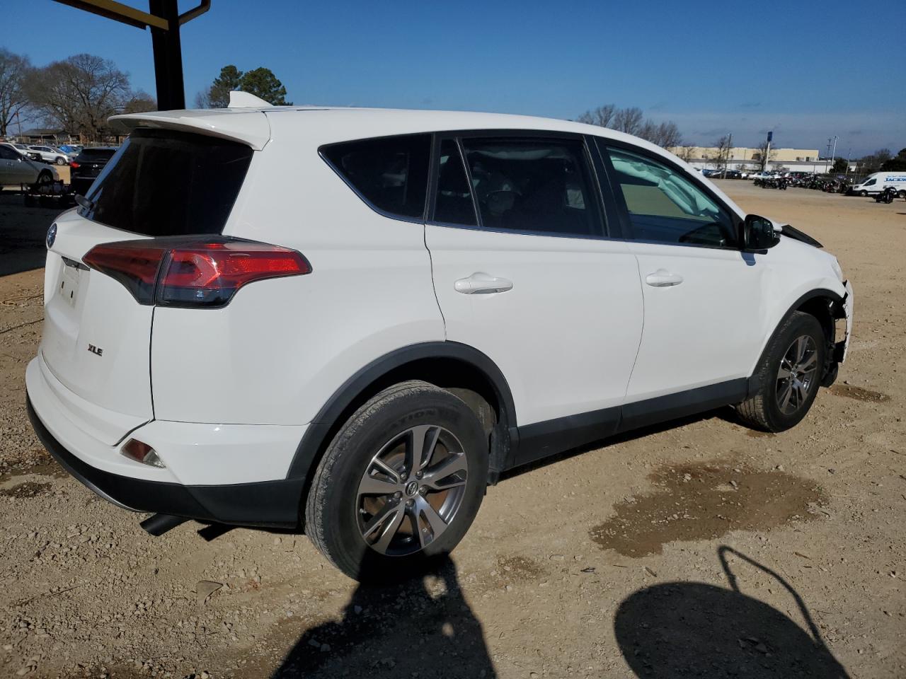 2018 Toyota RAV 4 - Image 3