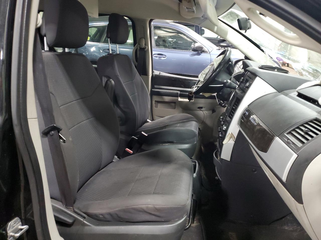2010 Dodge Caravan - Image 7