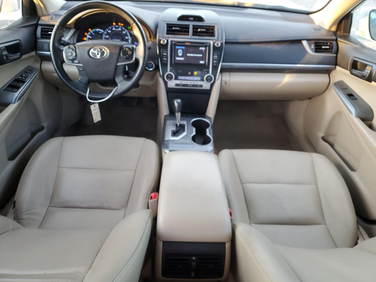 2014 Toyota Camry - Image 8