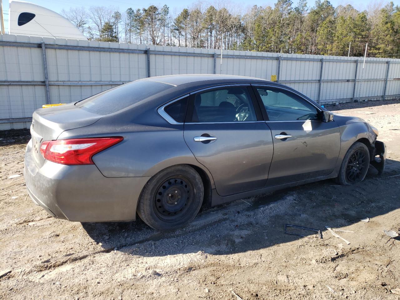 2016 Nissan Altima - Image 3
