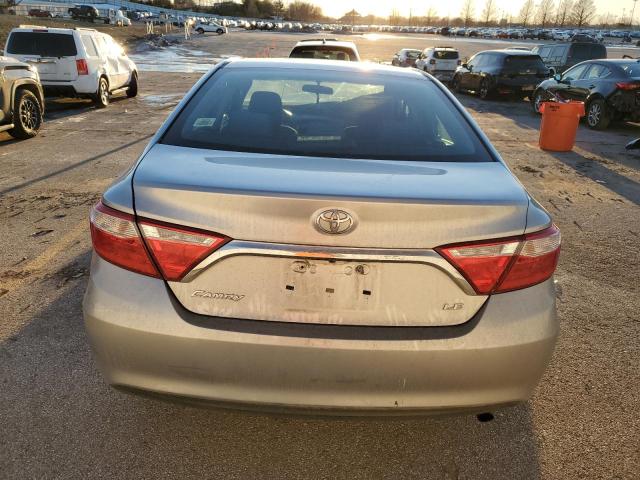 Sedans TOYOTA CAMRY 2016 Silver