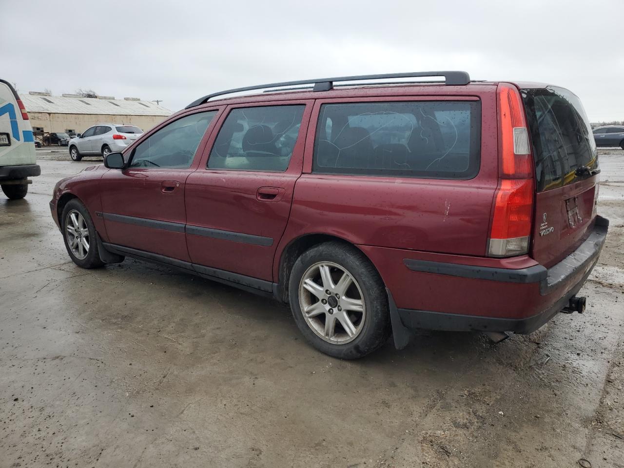2004 Volvo V70 - Image 2