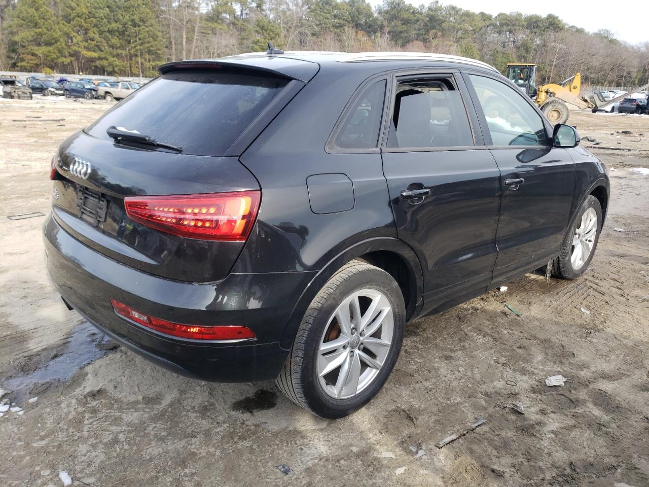 2017 Audi Q3 - Image 3