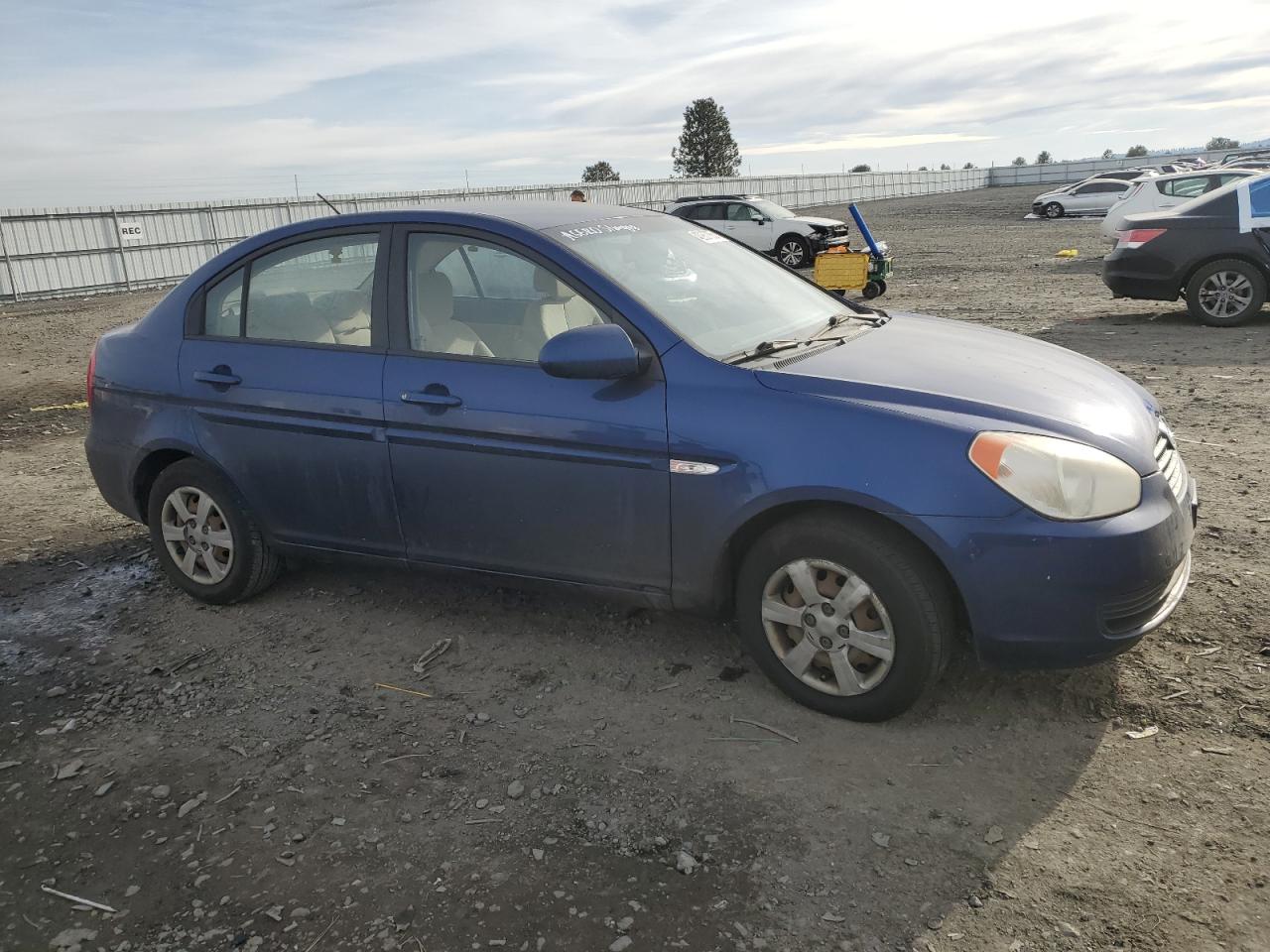2007 Hyundai Accent - Image 4