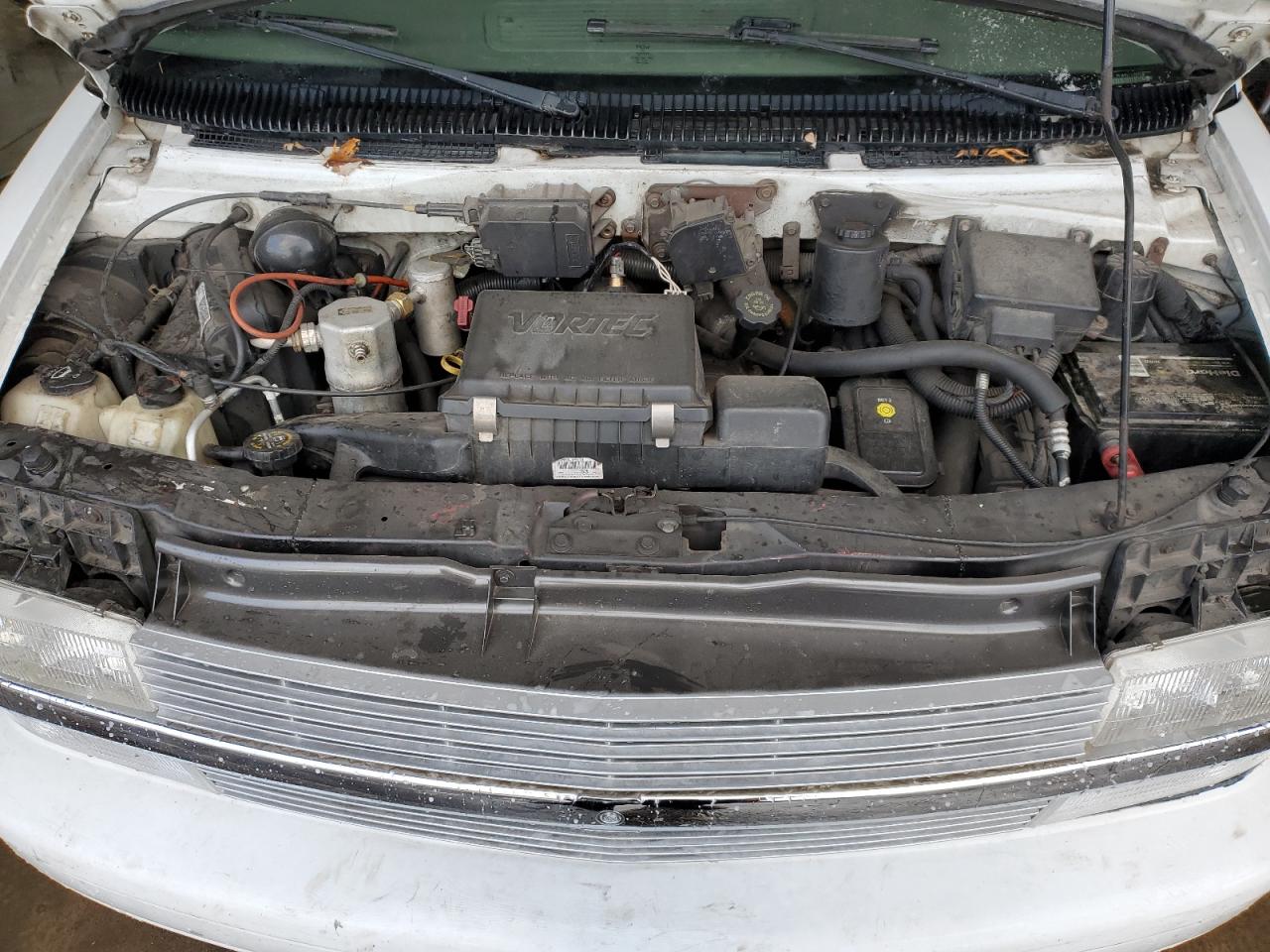 2002 Chevrolet Astro - Image 12