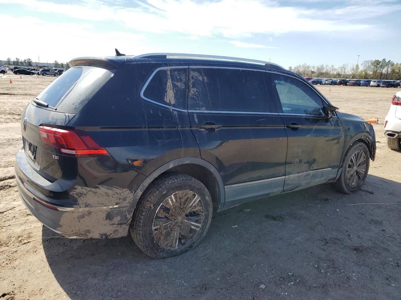 2018 Volkswagen Tiguan - Image 3