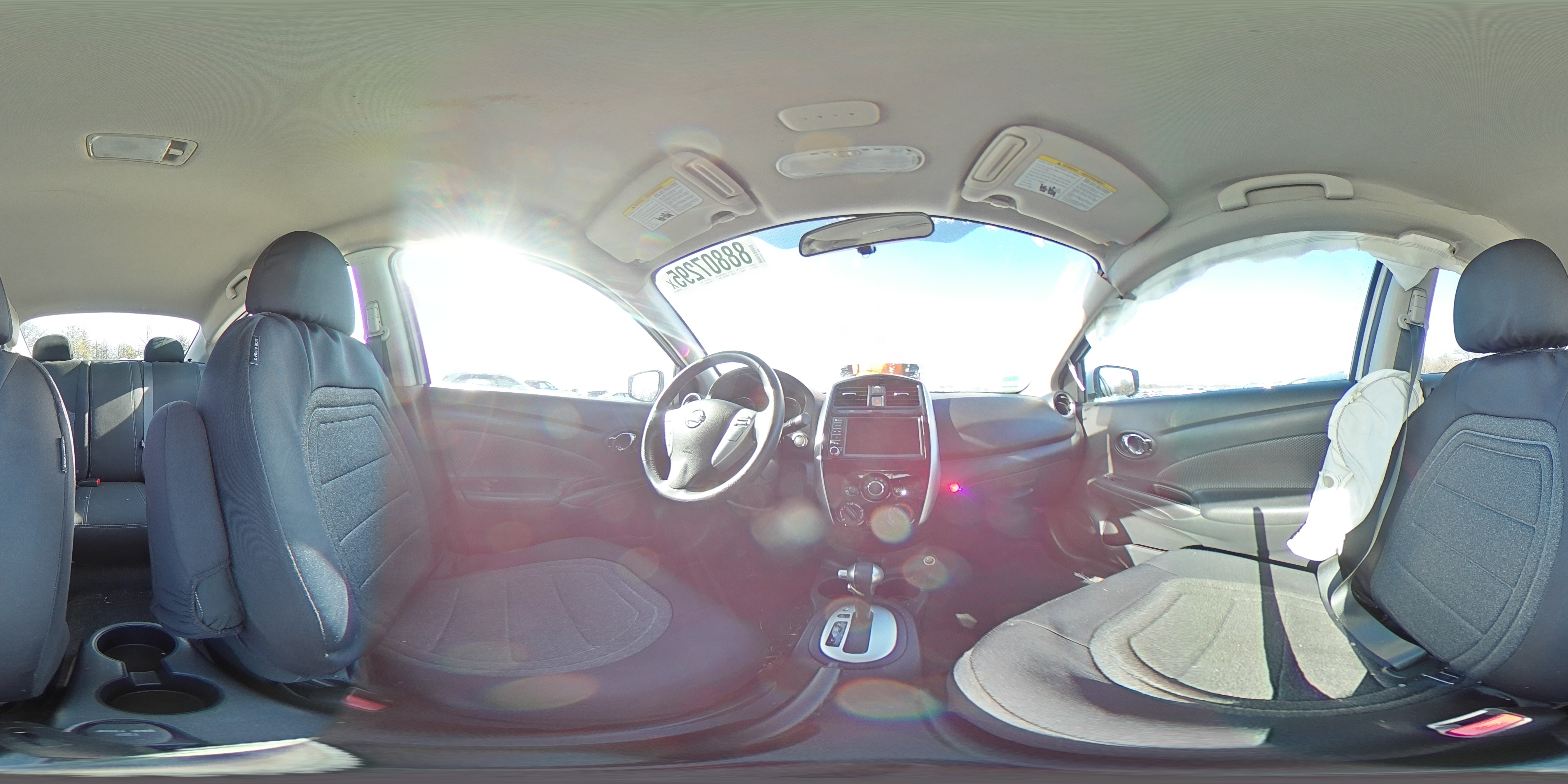 2019 Nissan Versa - Image 12