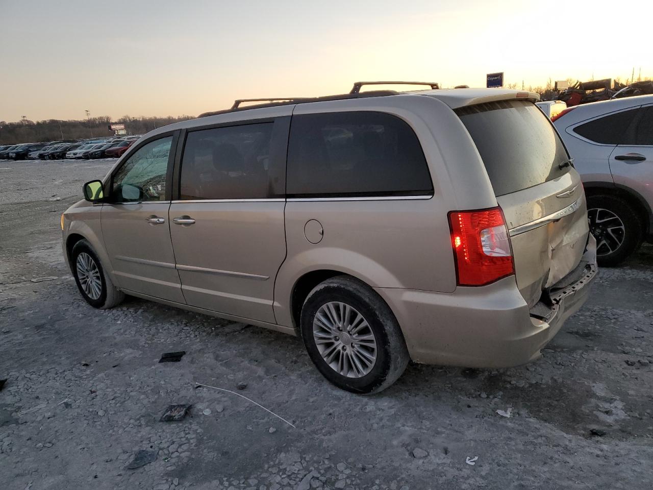 2013 Chrysler Town & Country - Image 2