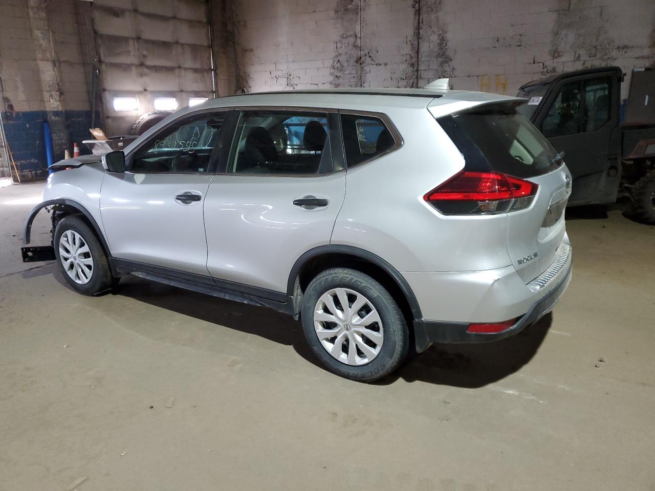 2017 Nissan Rogue - Image 2