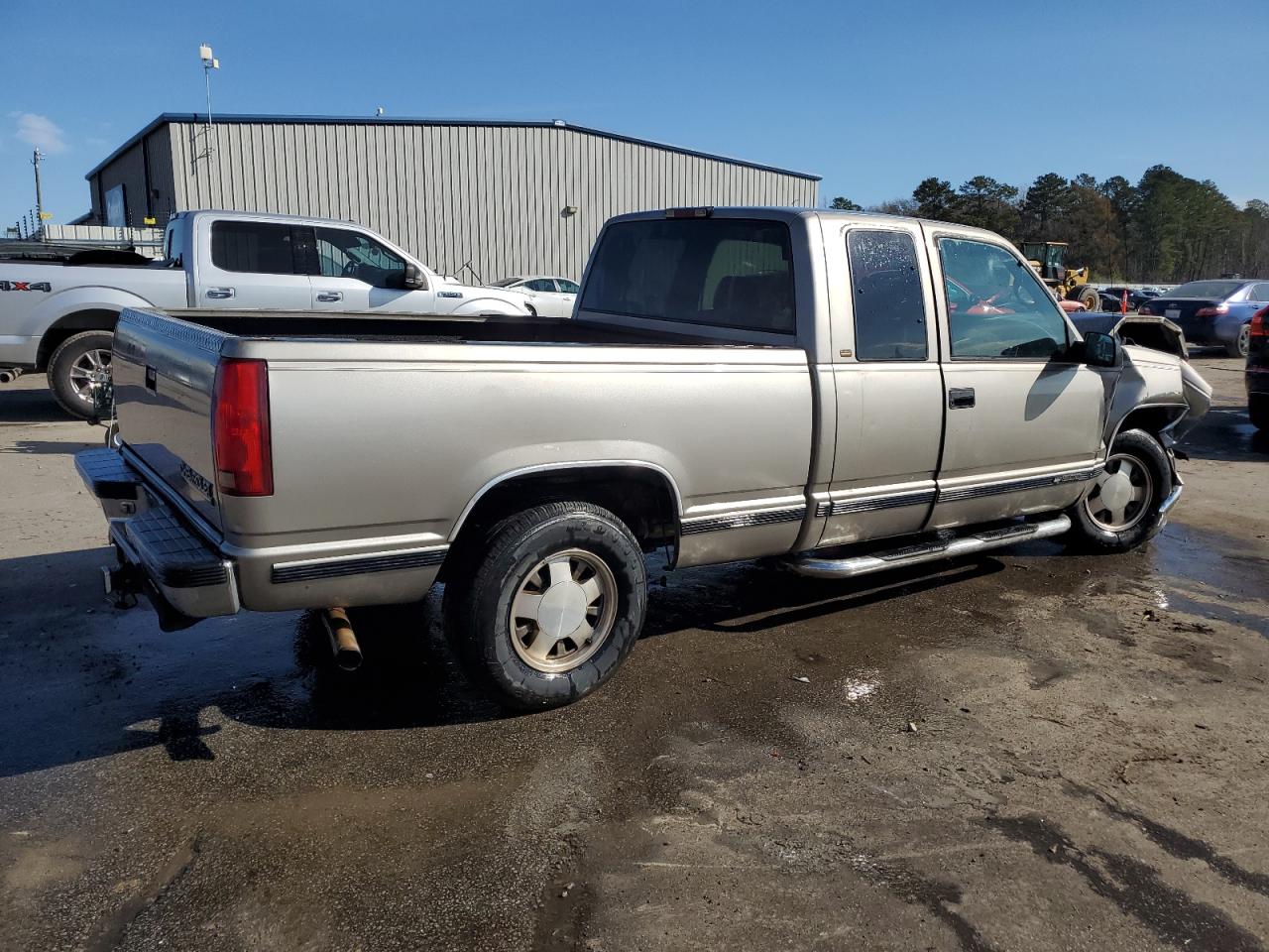 1998 Chevrolet GMT-400 - Image 3