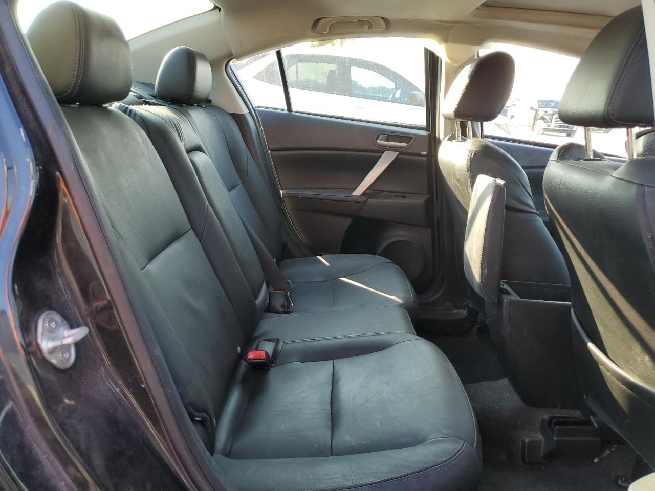 2010 Mazda 3 - Image 10