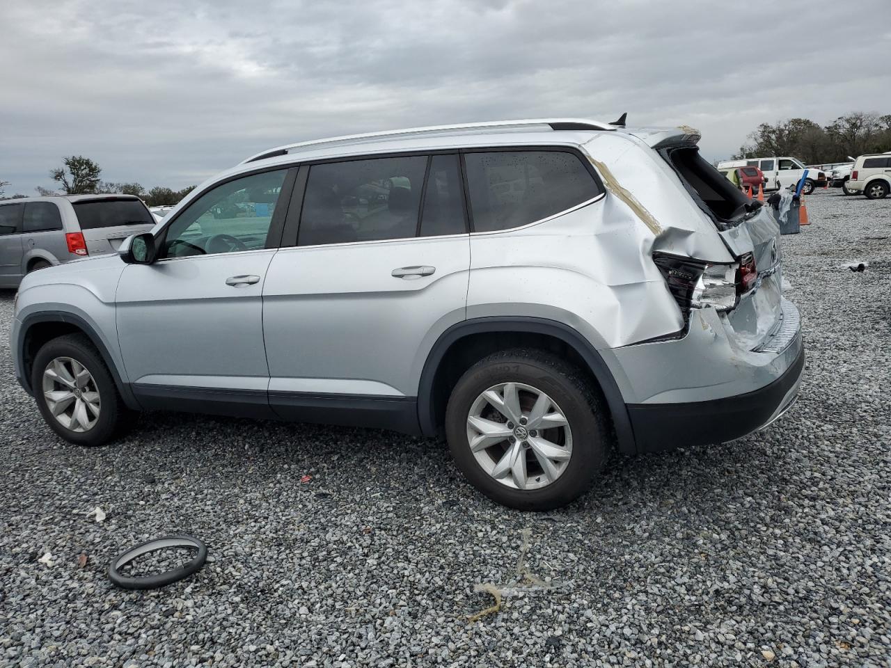 2018 Volkswagen Atlas - Image 2