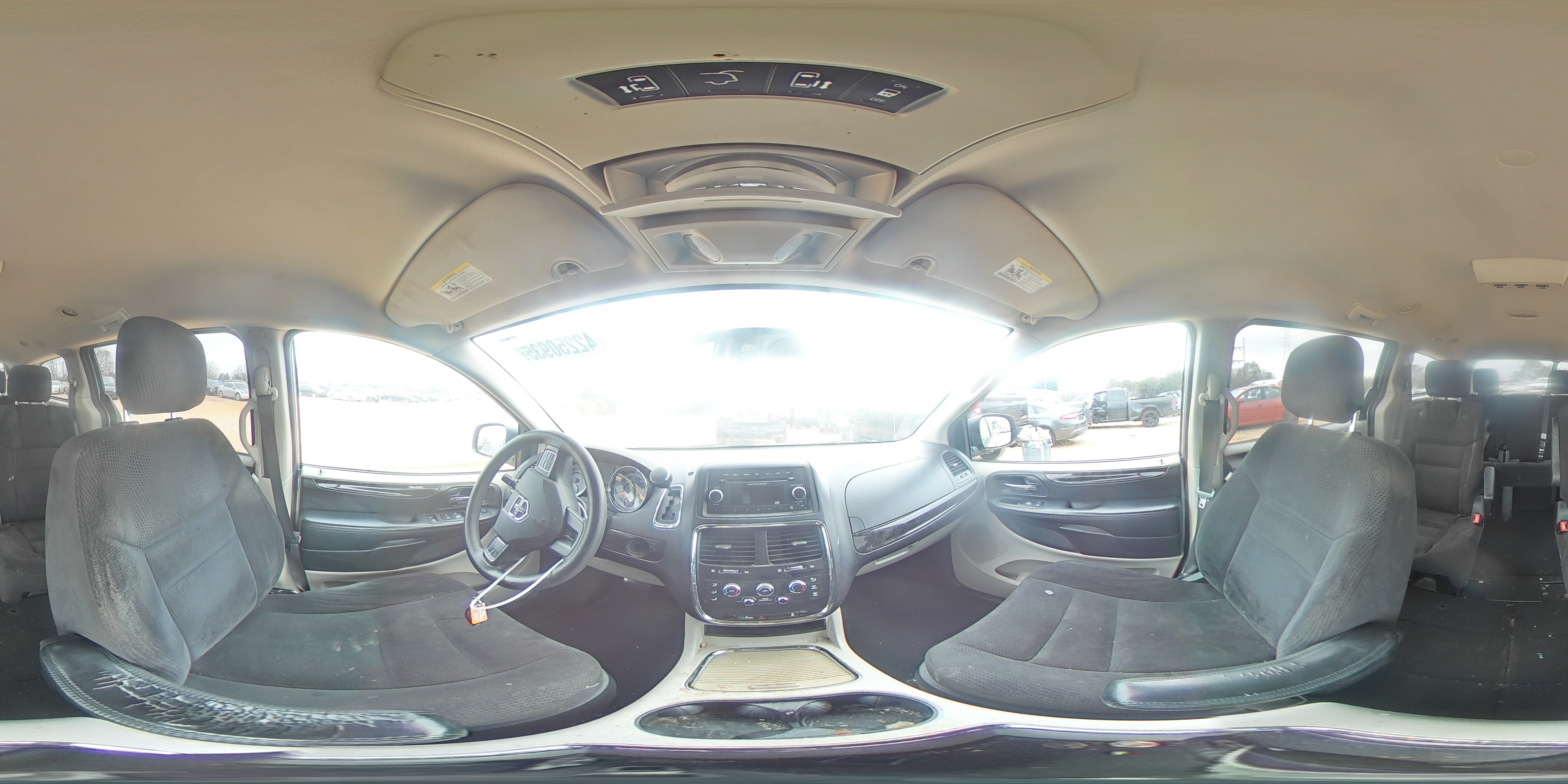 2015 Dodge Caravan - Image 13