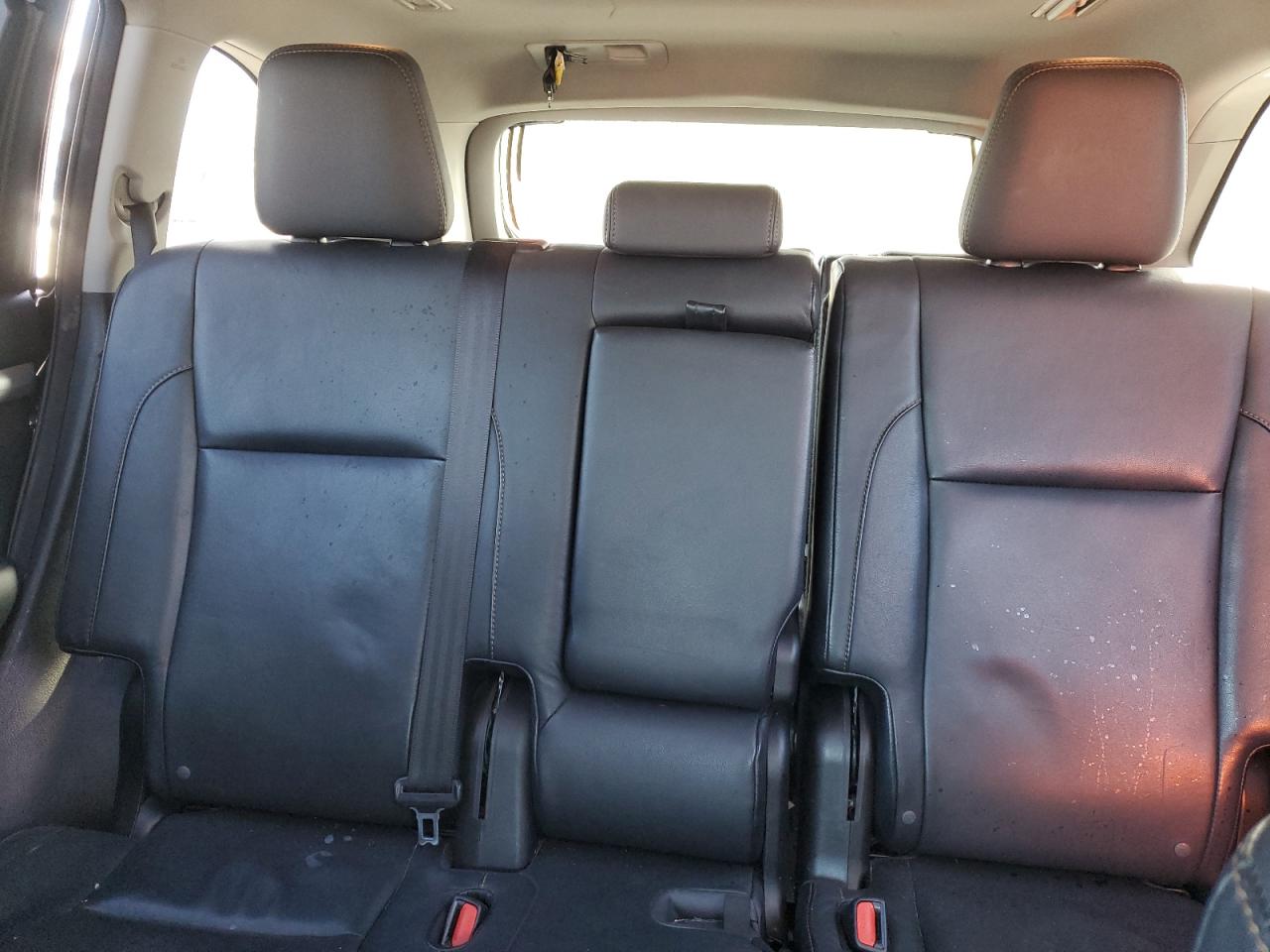 2015 Toyota Highlander - Image 10