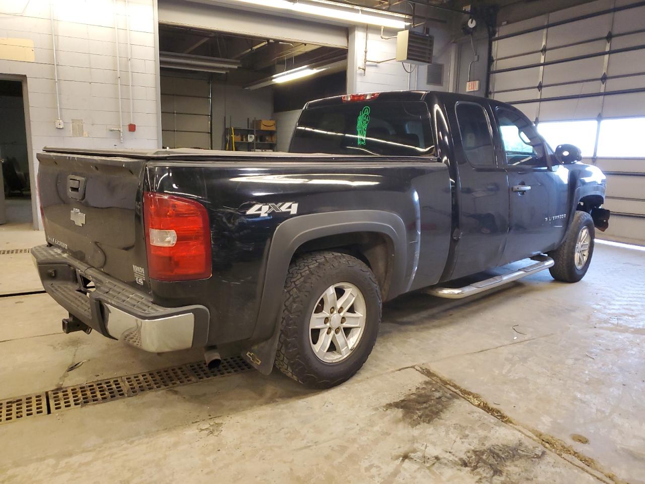 2009 Chevrolet Silverado - Image 3