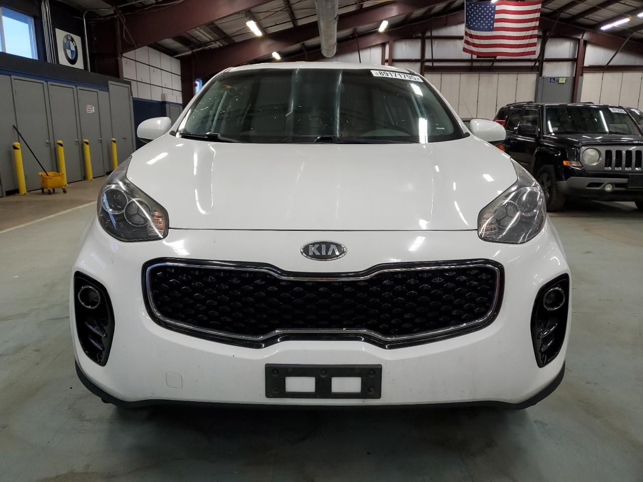 VIN KNDPMCAC7J7438830 2018 KIA SPORTAGE no.5