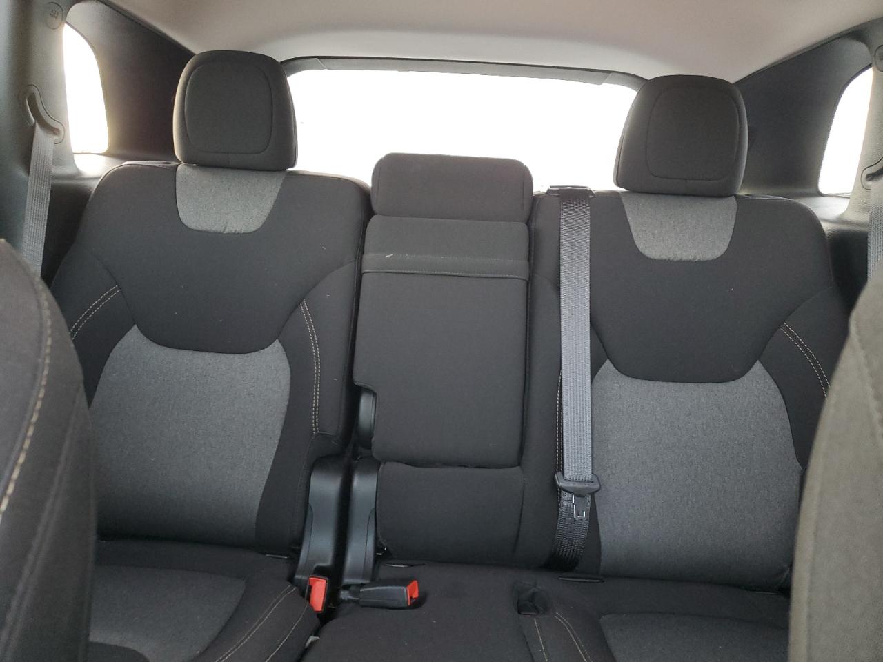 2018 Jeep Grand Cherokee - Image 10