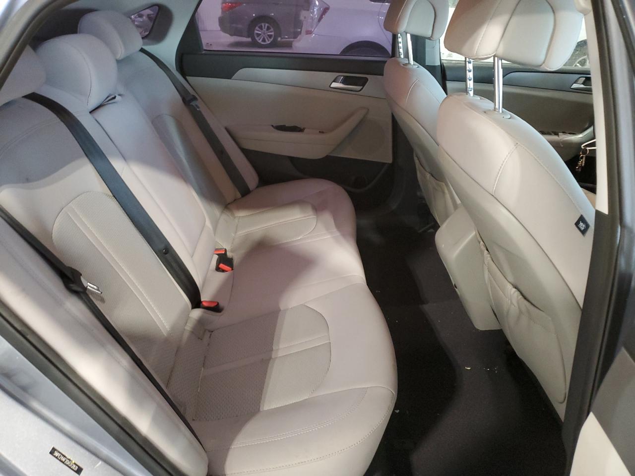 2016 Hyundai Sonata - Image 11