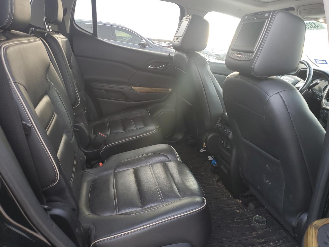 2017 GMC Acadia - Image 11