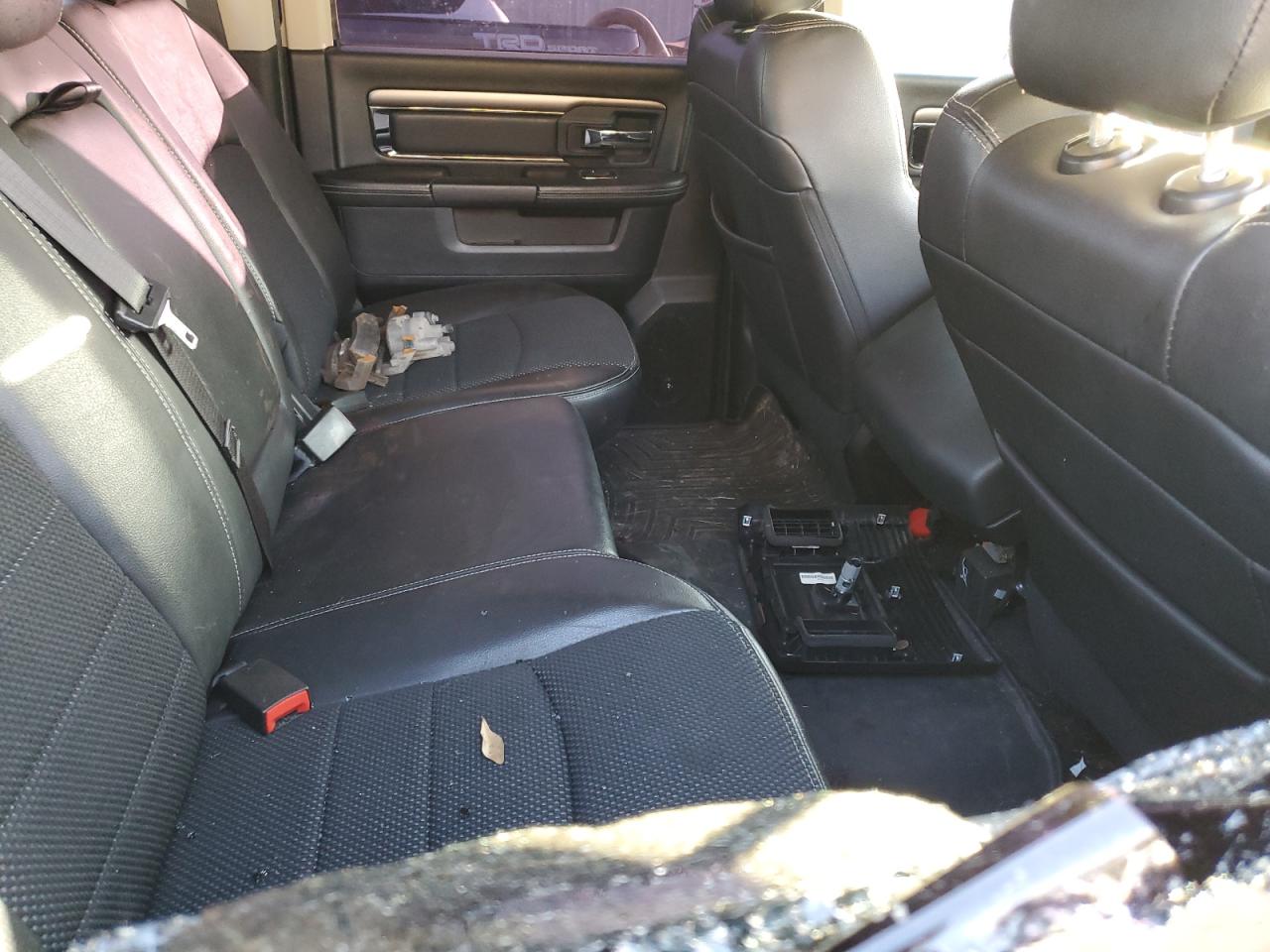 2016 RAM 1500 - Image 10