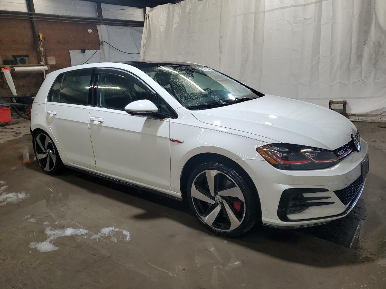 2018 Volkswagen GTI - Image 4