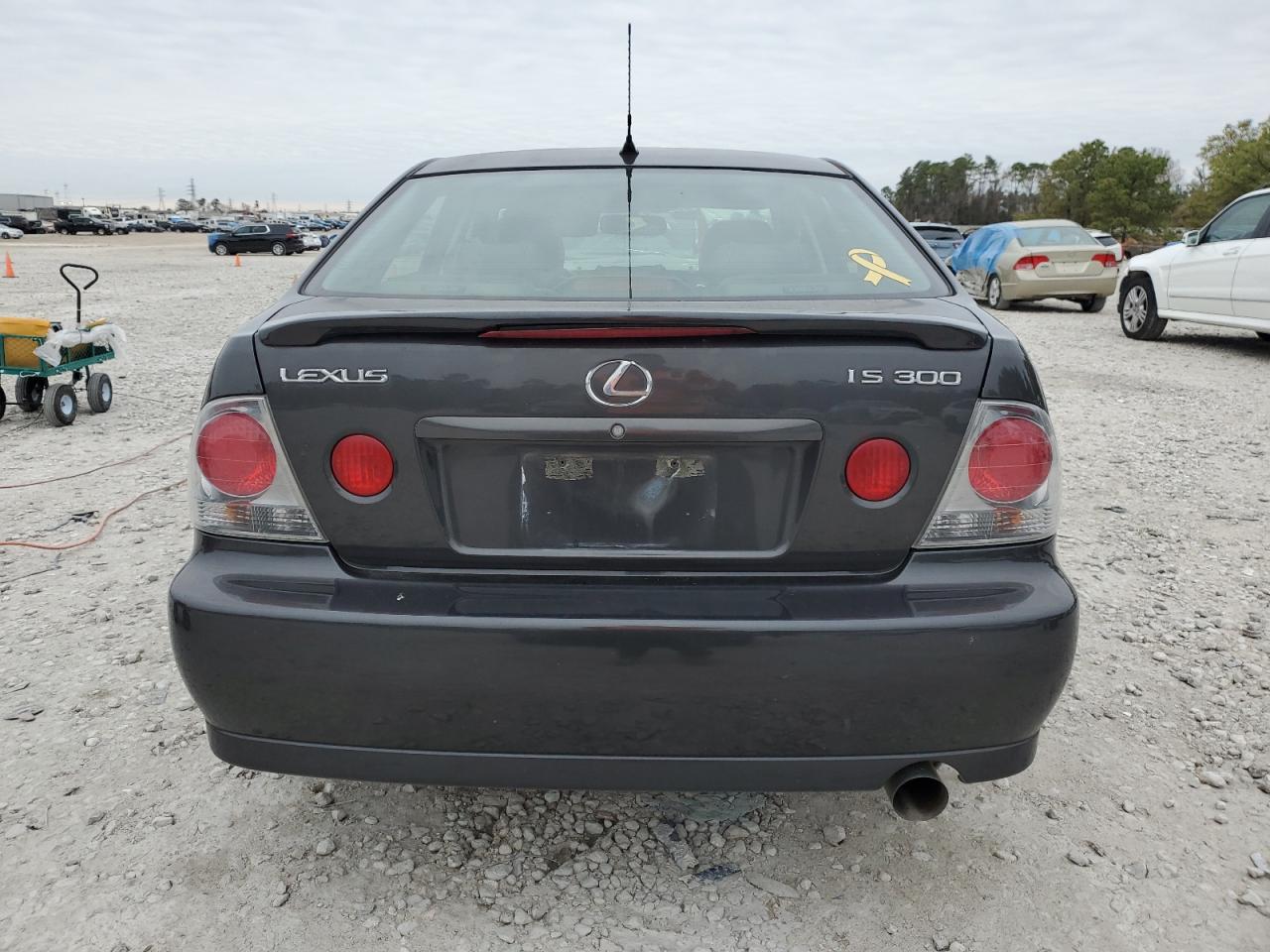 2004 Lexus IS - Image 6