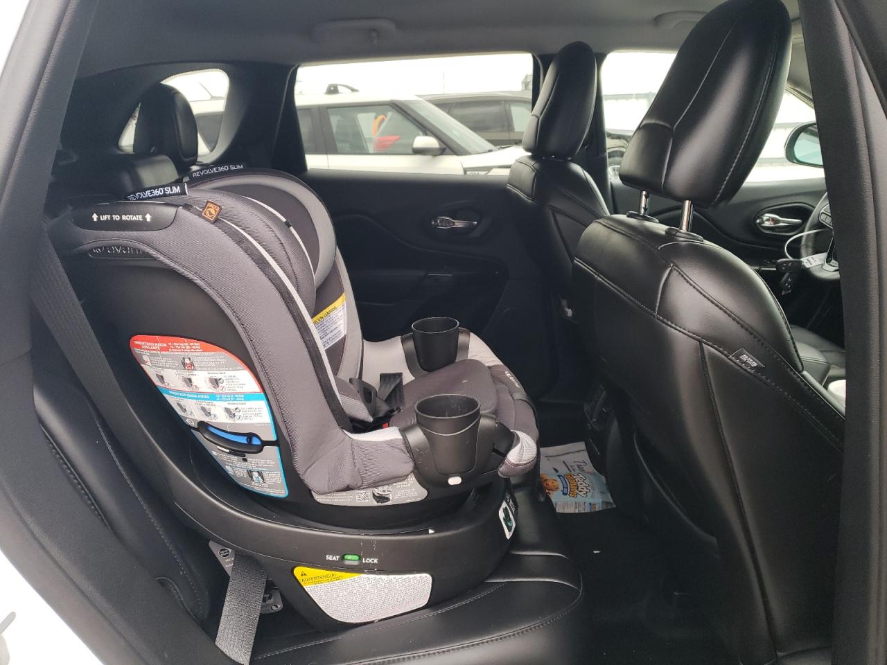 2019 Jeep Grand Cherokee - Image 11