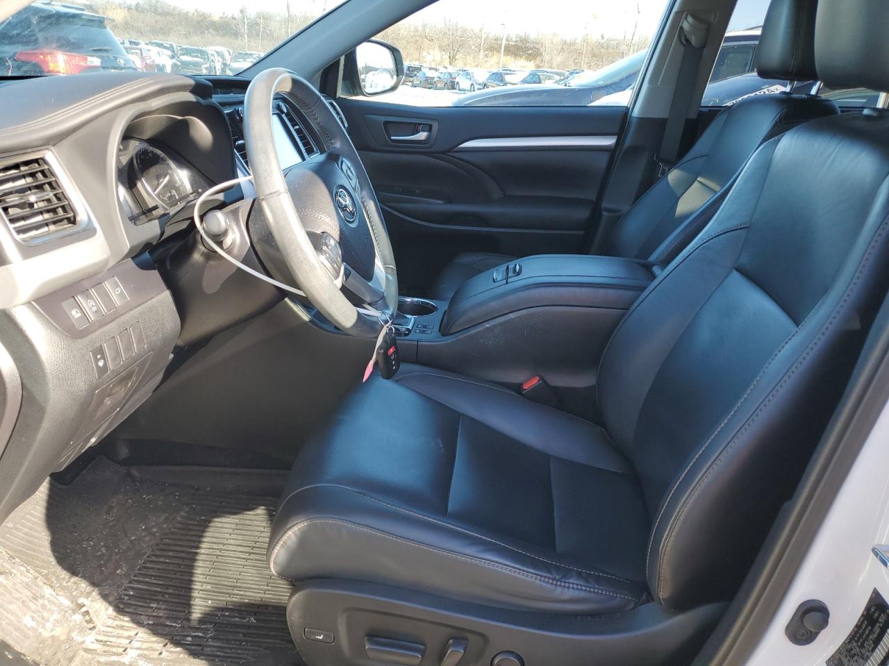 2019 Toyota Highlander - Image 7
