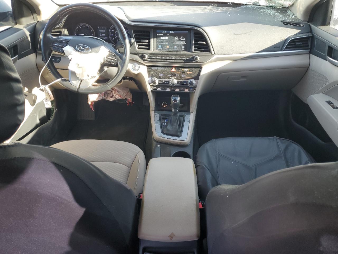 2019 Hyundai Elantra - Image 8